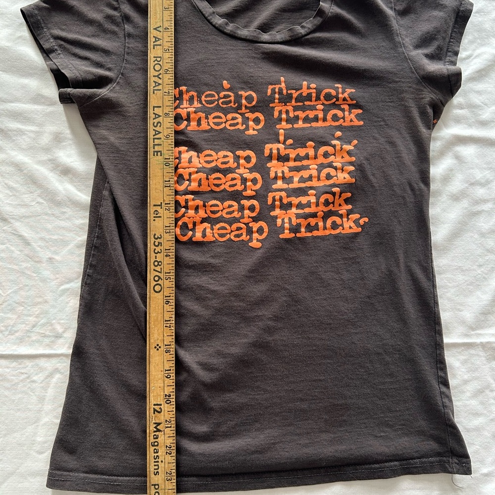 Vintage Cheap Trick band concert T-Shirt 1981 on the back - Picture 8 of 15